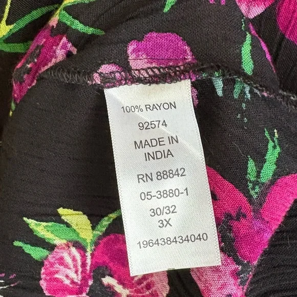 Woman Within-NWT 3X black/pink floral rayon V-neck crinkle dress. New with tags! - Picture 11 of 13